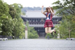 ジャンプするアイドル