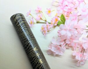 桜と卒業証書